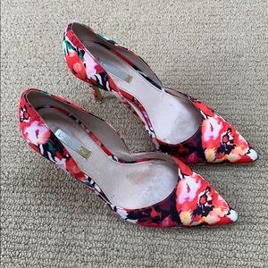 Louis et Cie Floral Pumps sz 8